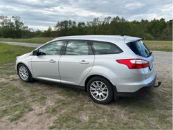 Grå Begagnad 2011 Ford Focus Titanium Kombi | 58 000 kr (Marknadspris)