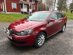 Röd Begagnad 2010 VW Golf VI Kombi | 56 000 kr (Dyr)