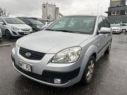 Silver Begagnad 2007 Kia Rio Halvkombi | 24 999 kr (Marknadspris)