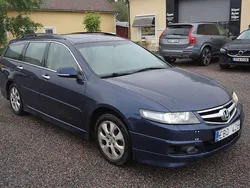 Mörkblå Begagnad 2006 Honda Accord Executive Kombi | 22 900 kr (Superpris)