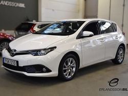 Vit Begagnad 2016 Toyota Auris Active Halvkombi | 119 900 kr (Bra pris)