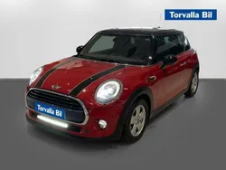 Röd (röd/svart) Begagnad 2016 Mini Cooper Pepper Halvkombi | 119 900 kr (Marknadspris)