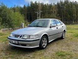 Grå Begagnad 2000 Saab 9-3 Halvkombi | 13 000 kr (Marknadspris)