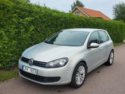 Brun Begagnad 2009 VW Golf VI Halvkombi | 48 000 kr (Marknadspris)