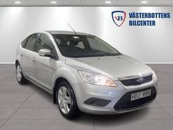 Grå Begagnad 2009 Ford Focus Trend Halvkombi | 29 900 kr (Marknadspris)