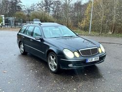 Blå Begagnad 2004 Mercedes E500 Avantgarde Kombi | 59 000 kr (Marknadspris)