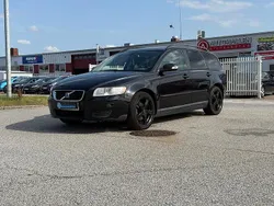 Svart Begagnad 2008 Volvo V50 Kinetic Kombi | 39 898 kr (Marknadspris)