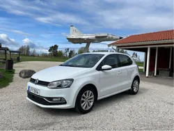Vit Begagnad 2016 VW Polo Halvkombi | 105 000 kr (Marknadspris)