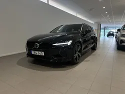 Svart Begagnad 2020 Volvo V60 R-Design Kombi | 379 500 kr (Lite dyr)