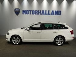 Vit Begagnad 2016 Skoda Octavia Kombi | 159 900 kr (Marknadspris)