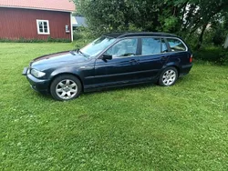Blå Begagnad 2002 BMW 325 Kombi | 25 000 kr