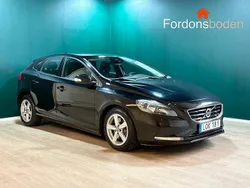 Svart Begagnad 2015 Volvo V40 Kinetic Kombi | 154 500 kr (Marknadspris)