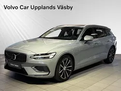 Grå Begagnad 2024 Volvo V60 Plus Kombi | 489 000 kr (Marknadspris)