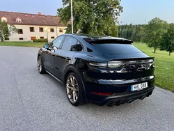 Svart Begagnad 2022 Porsche Cayenne Turbo GT SUV | 1 379 800 kr
