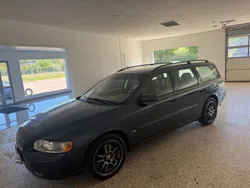 Blå Begagnad 2004 Volvo V70 Momentum Kombi | 38 900 kr (Marknadspris)