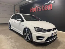Vit Begagnad 2016 VW Golf VII R Halvkombi | 239 900 kr (Marknadspris)