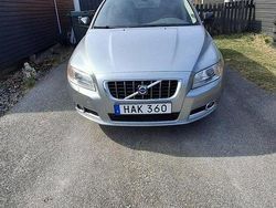 Silver Begagnad 2008 Volvo V70 Summum Kombi | 42 000 kr (Lite dyr)