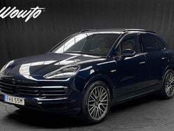 Mörkblå (blå) Begagnad 2021 Porsche Cayenne SUV | 769 800 kr (Marknadspris)