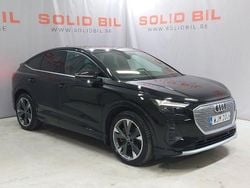Svart Begagnad 2023 Audi Q4 Sportback e-tron Sport SUV | 359 400 kr (Marknadspris)