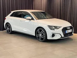 Vit Begagnad 2022 Audi A3 Sportback Proline Halvkombi | 219 000 kr (Marknadspris)