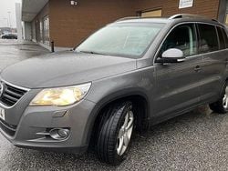 Grå Begagnad 2010 VW Tiguan Sportline SUV | 59 900 kr (Marknadspris)