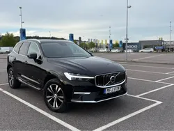 Svart Begagnad 2022 Volvo XC60 Momentum SUV | 390 000 kr (Superpris)