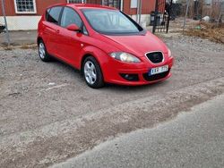 Röd Begagnad 2005 Seat Altea Minibuss | 29 000 kr