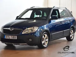 Mörkblå Begagnad 2010 Skoda Fabia Kombi | 89 900 kr (Dyr)