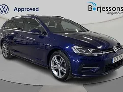 Mörkblå (blå) Begagnad 2020 VW Golf VII R-line Sedan | 209 000 kr (Marknadspris)
