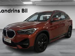 Orange Begagnad 2021 BMW X1 Sport Line SUV | 349 900 kr (Marknadspris)