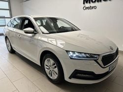 Vit (candy white) Begagnad 2023 Skoda Octavia Kombi | 253 900 kr (Marknadspris)