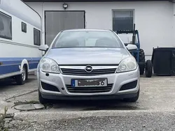 Grå Begagnad 2009 Opel Astra Kombi | 25 000 kr (Marknadspris)