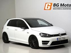 Vit Begagnad 2013 VW Golf VII R Halvkombi | 184 900 kr (Marknadspris)
