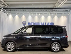 Svart Ny 2025 VW Multivan Style Van | 837 575 kr (Superpris)
