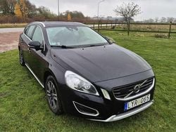 Svart Begagnad 2012 Volvo V60 Summum Kombi | 125 000 kr (Bra pris)