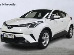 Vit Begagnad 2017 Toyota C-HR Active SUV | 184 900 kr (Marknadspris)