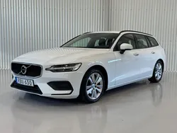 Vit Begagnad 2019 Volvo V60 Momentum Kombi | 209 900 kr (Marknadspris)