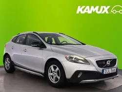 Grå Begagnad 2013 Volvo V40 CC Summum Kombi | 124 900 kr (Marknadspris)