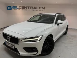 Vit Begagnad 2022 Volvo V60 Momentum Kombi | 289 900 kr (Marknadspris)