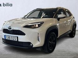 Vit Begagnad 2023 Toyota Yaris Hybrid Active SUV | 269 900 kr (Dyr)