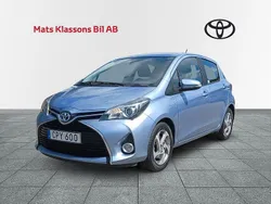 Ljusblå Begagnad 2014 Toyota Yaris Hybrid Active Halvkombi | 129 000 kr (Marknadspris)