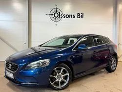 Blå Begagnad 2015 Volvo V40 Momentum Kombi | 149 800 kr (Marknadspris)