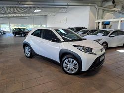 Vit Begagnad 2024 Toyota Aygo Halvkombi | 178 500 kr (Marknadspris)