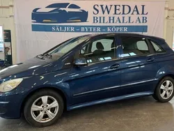 Blå Begagnad 2011 Mercedes B180 Minibuss | 59 800 kr (Marknadspris)