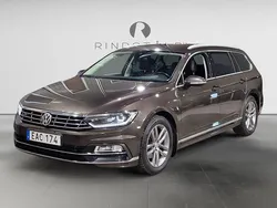 Mörkbrun Begagnad 2016 VW Passat R-line Kombi | 144 900 kr (Marknadspris)