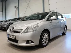 Silver Begagnad 2011 Toyota Verso Minibuss | 114 900 kr (Dyr)
