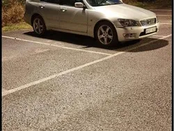 Grå Begagnad 2000 Lexus IS200 Sport Line Sedan | 20 000 kr
