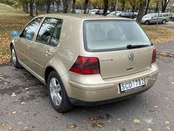 Brun Begagnad 2001 VW Golf IV Highline Halvkombi | 31 500 kr (Dyr)