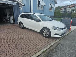 Vit Begagnad 2018 VW Golf VII Kombi | 63 000 kr