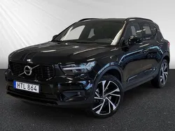 Svart Begagnad 2018 Volvo XC40 R-Design SUV | 304 400 kr (Lite dyr)